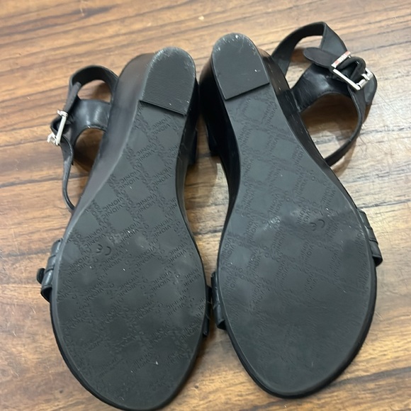 Vionic Black wedge sandals size 10 - Picture 5 of 5